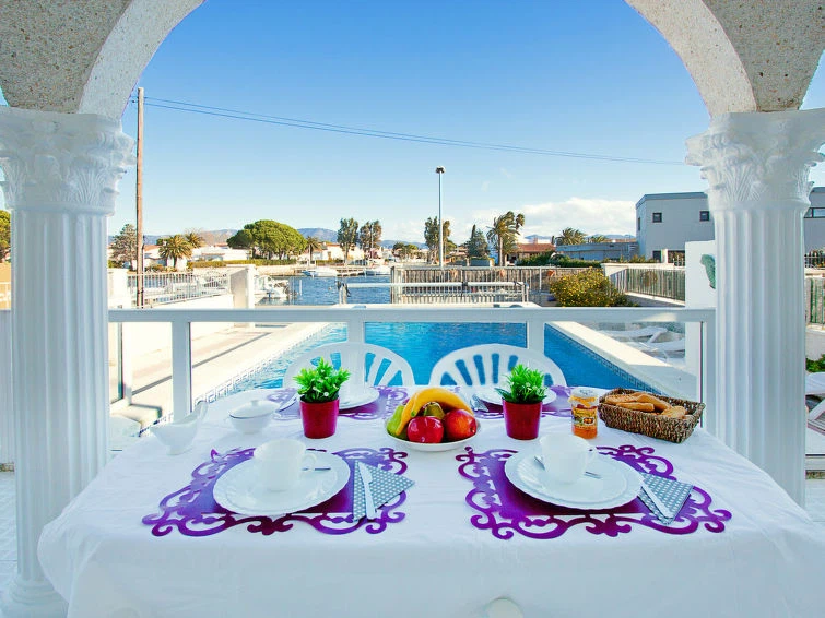 Alquilar Casa en Empuriabrava Requesens canal imagen-0