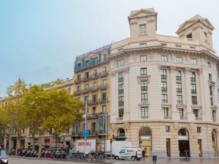 Rent House in Barcelona Centro: Passeig de Gracia - Casa Batllo picture-27