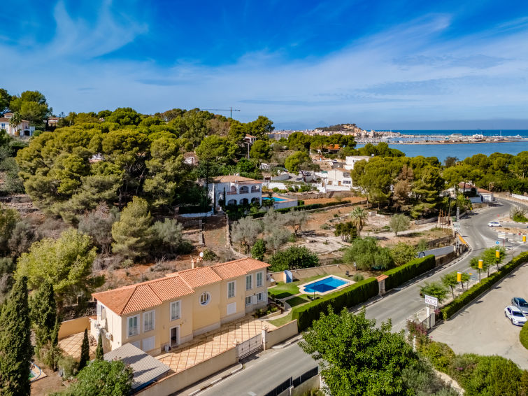 Rent Villa in Denia Coquette picture-2