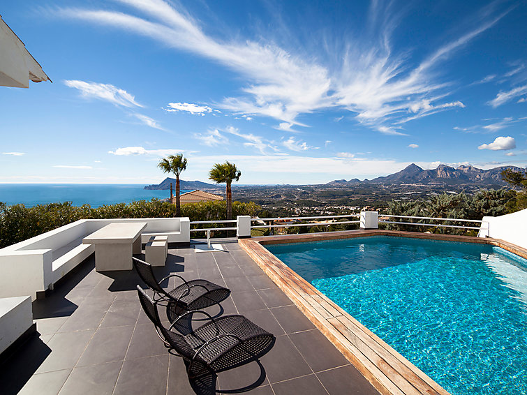 Villas with Private Pool in Altea