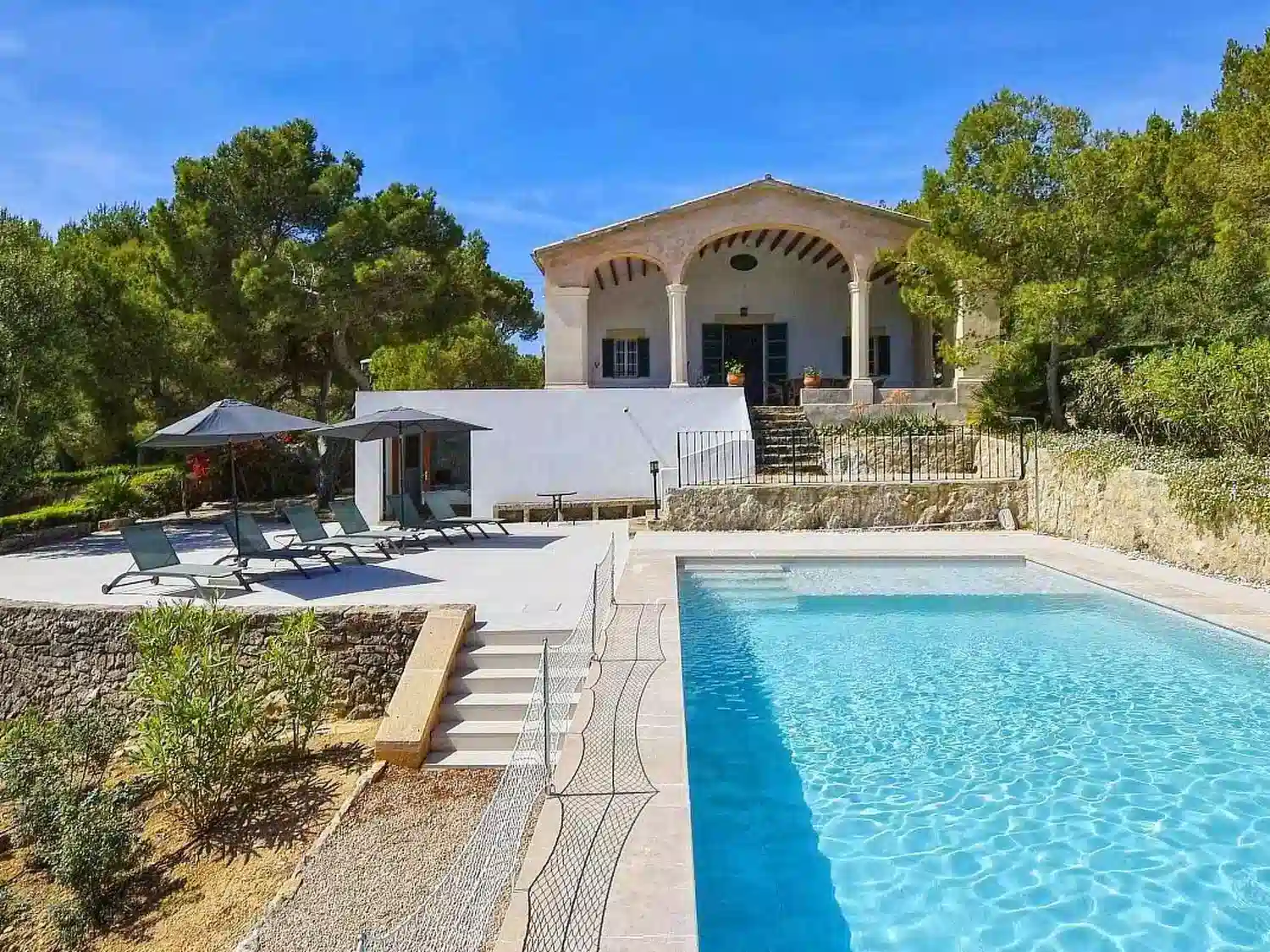 Alquilar Casa en Puerto de Alcudia Beeindruckende Villa mit Meerblick und Schwimmbad imagen-0