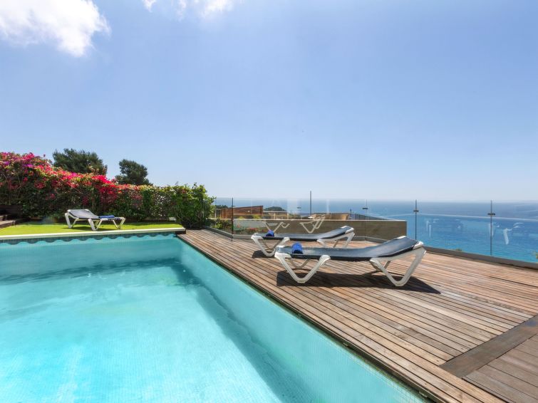 Rent Villa in Tossa de Mar Bayside picture-19