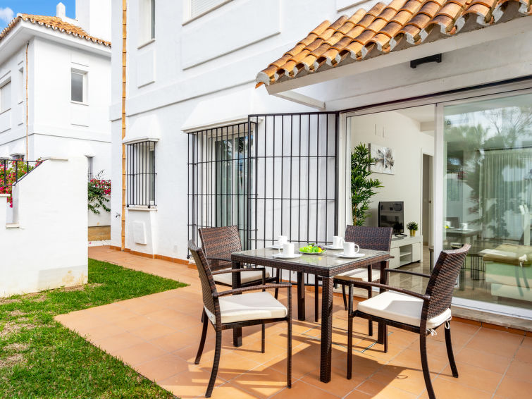 Rent House in Marbella Los Naranjos Singles picture-17