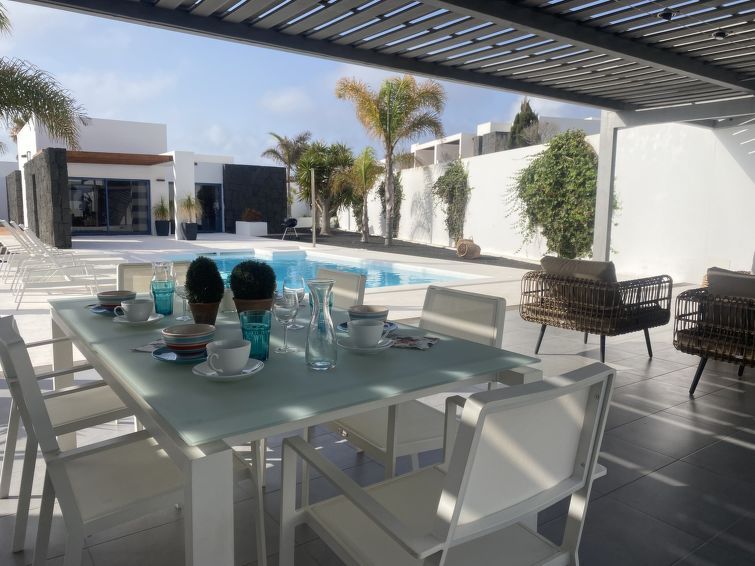 Rent House in Playa Blanca Julia picture-1