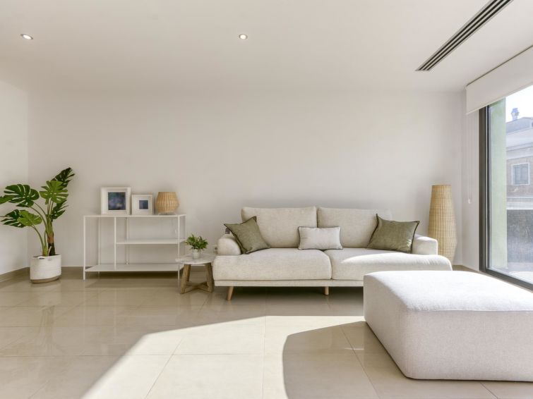 Rent House in Figueres Lizarran picture-0