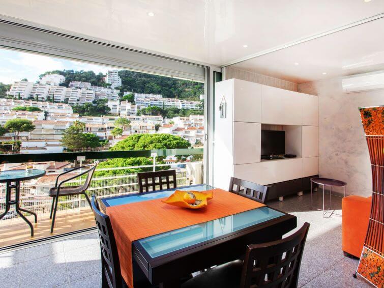 Rent House in Tossa de Mar Apt Naranja picture-12